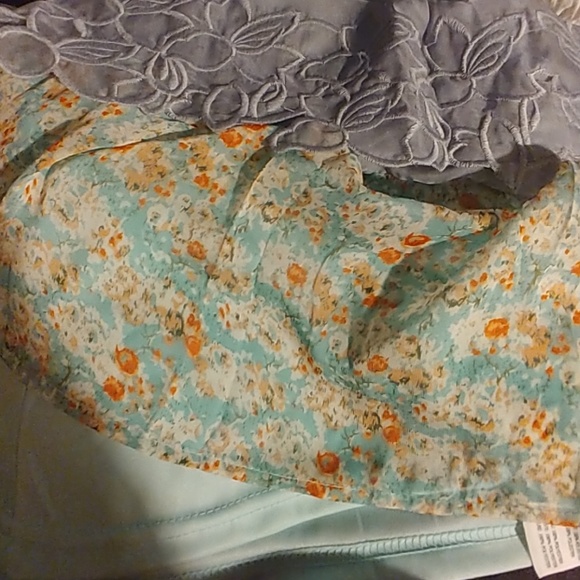 Off shoulder party blouse NWT - Picture 6 of 6